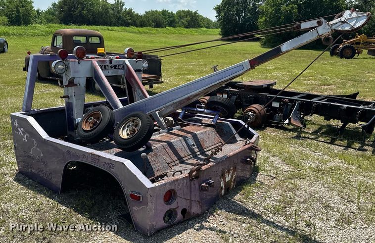 image for item DU9849 Holmes 440 wrecker bed