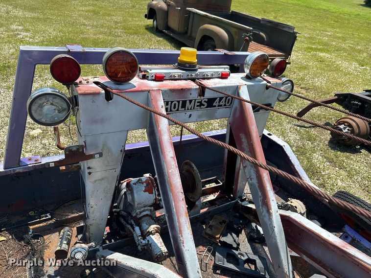 image for item DU9849 Holmes 440 wrecker bed