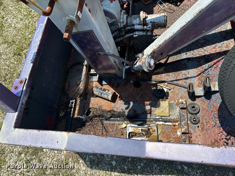 image for item DU9849 Holmes 440 wrecker bed