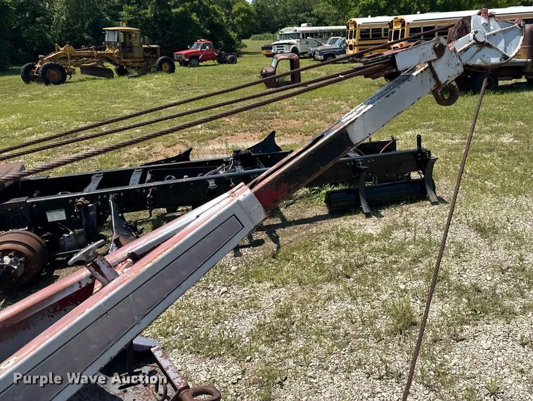 image for item DU9849 Holmes 440 wrecker bed