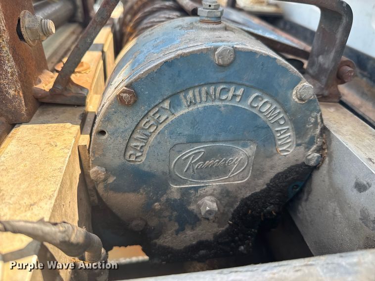 image for item DU9851 1999 GMC C6500 rollback truck