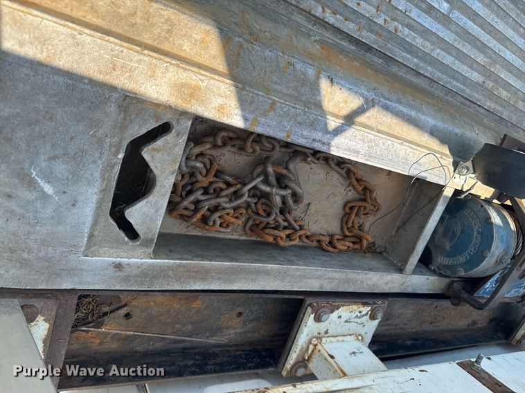 image for item DU9851 1999 GMC C6500 rollback truck