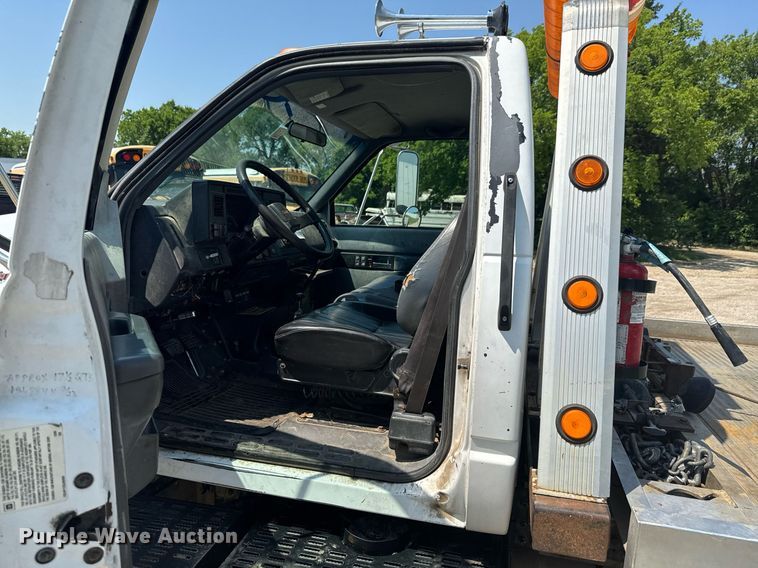image for item DU9851 1999 GMC C6500 rollback truck