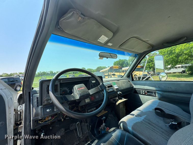 image for item DU9851 1999 GMC C6500 rollback truck