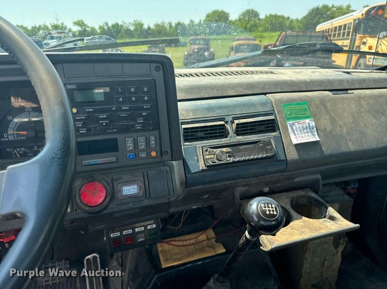 image for item DU9851 1999 GMC C6500 rollback truck