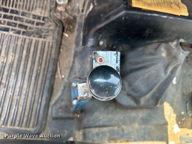 image for item DU9851 1999 GMC C6500 rollback truck