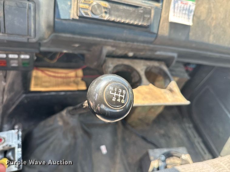 image for item DU9851 1999 GMC C6500 rollback truck