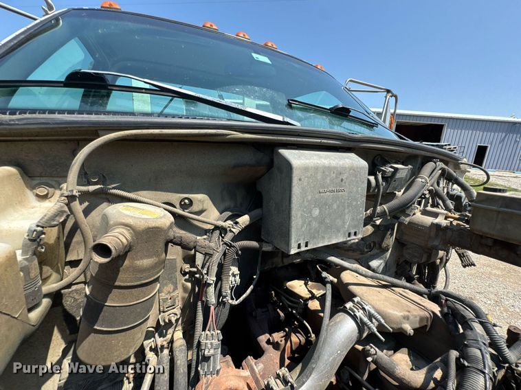 image for item DU9851 1999 GMC C6500 rollback truck