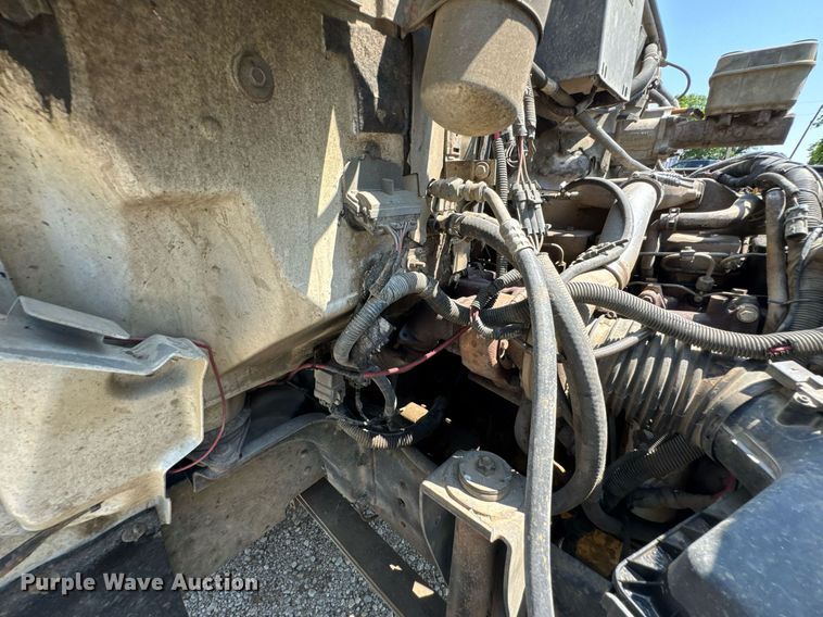 image for item DU9851 1999 GMC C6500 rollback truck