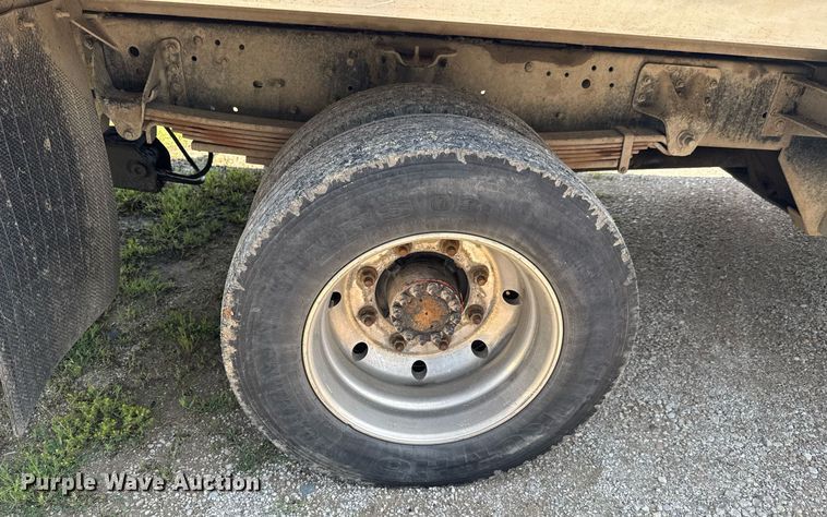 image for item DU9851 1999 GMC C6500 rollback truck