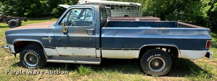 image for item DU9852 1981 Chevrolet K10 pickup truck