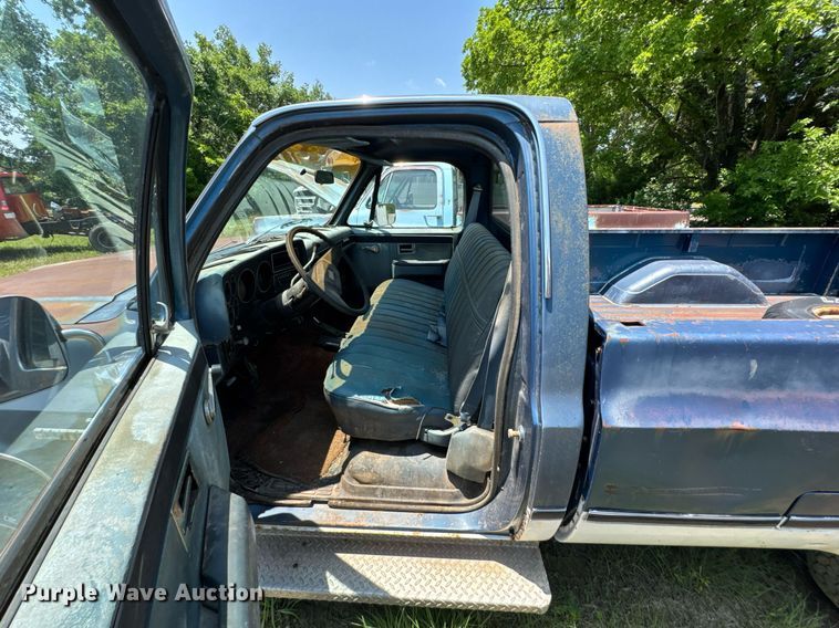 image for item DU9852 1981 Chevrolet K10 pickup truck