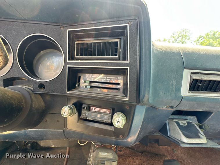 image for item DU9852 1981 Chevrolet K10 pickup truck