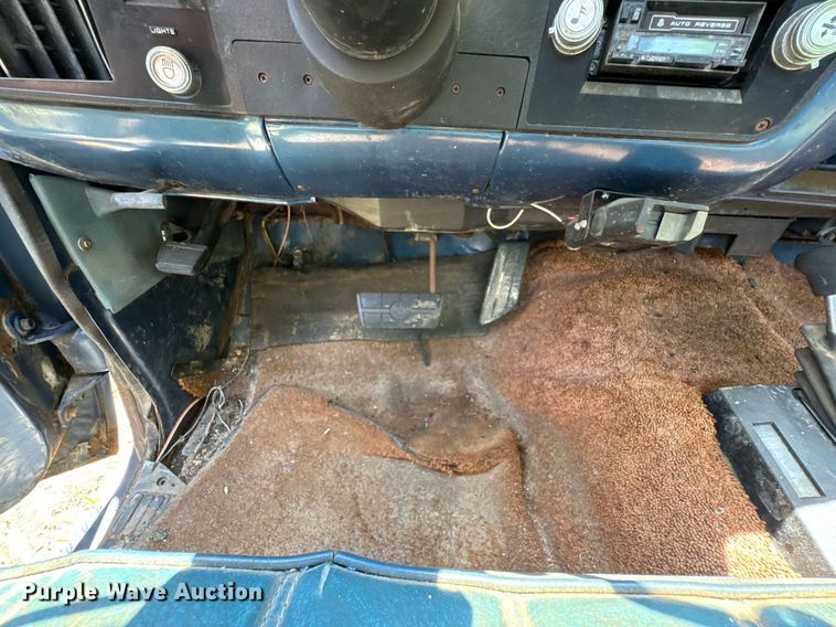 image for item DU9852 1981 Chevrolet K10 pickup truck