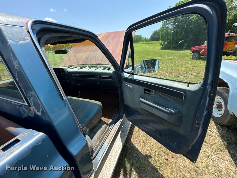 image for item DU9852 1981 Chevrolet K10 pickup truck