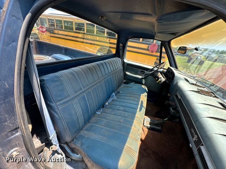 image for item DU9852 1981 Chevrolet K10 pickup truck