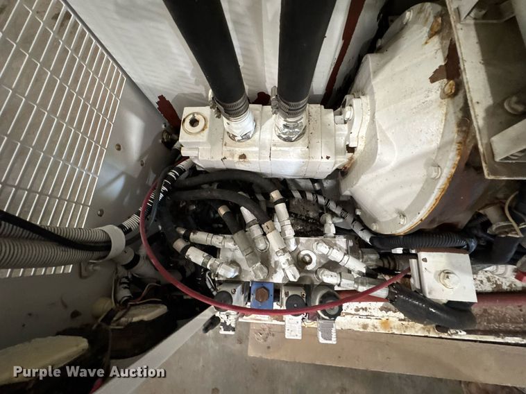 image for item DU9858 Isuzu street sweeper hydraulic pump