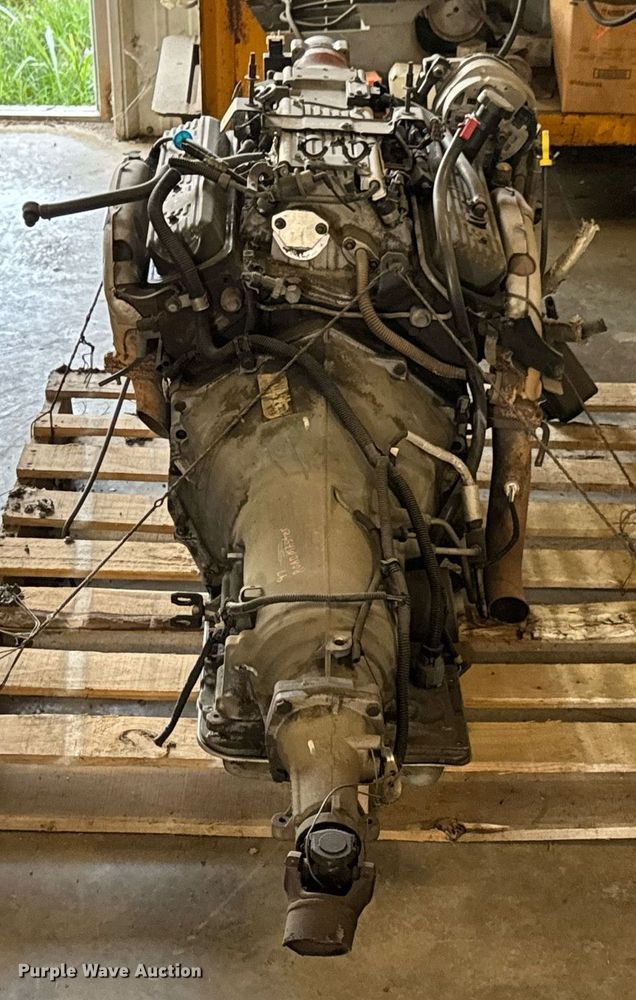 image for item DU9864 1997 GM Roadmaster engine