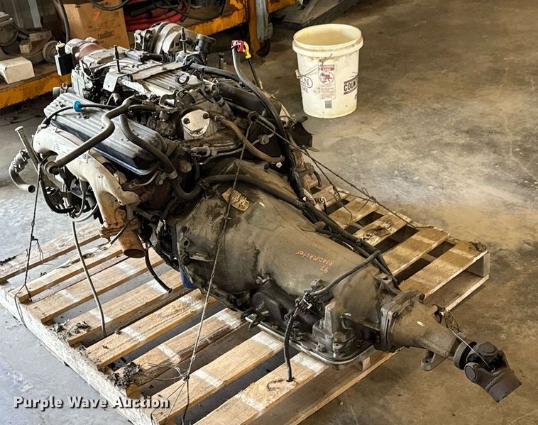 image for item DU9864 1997 GM Roadmaster engine