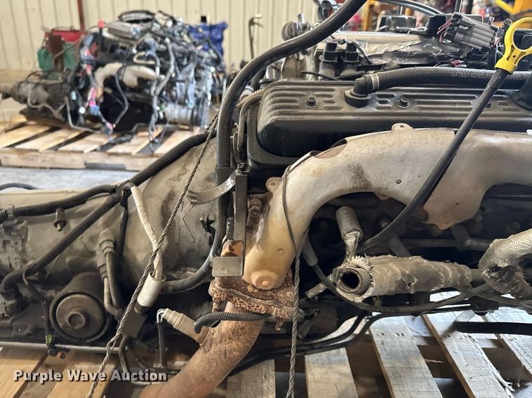 image for item DU9864 1997 GM Roadmaster engine