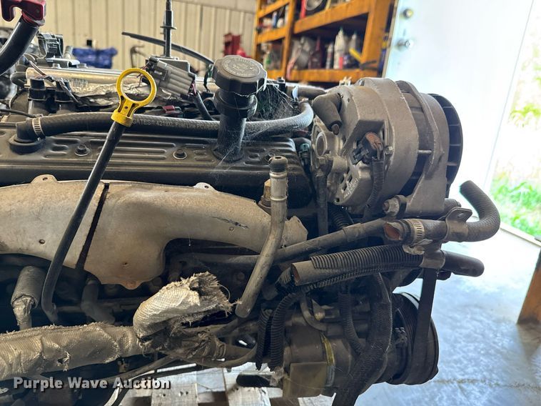 image for item DU9864 1997 GM Roadmaster engine