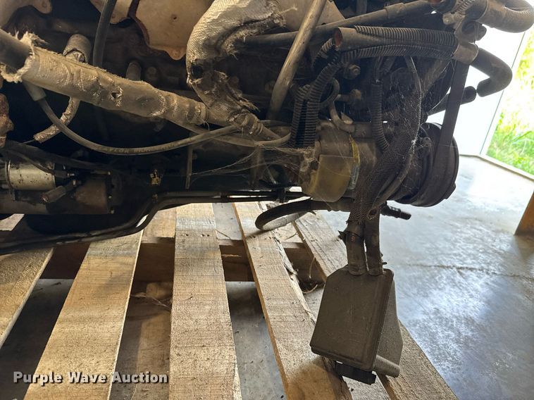 image for item DU9864 1997 GM Roadmaster engine