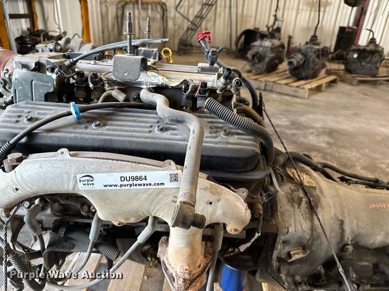 image for item DU9864 1997 GM Roadmaster engine