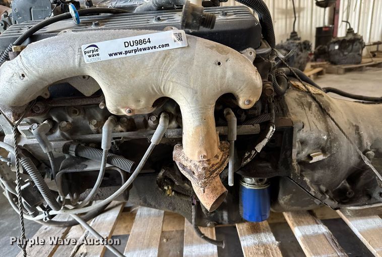 image for item DU9864 1997 GM Roadmaster engine