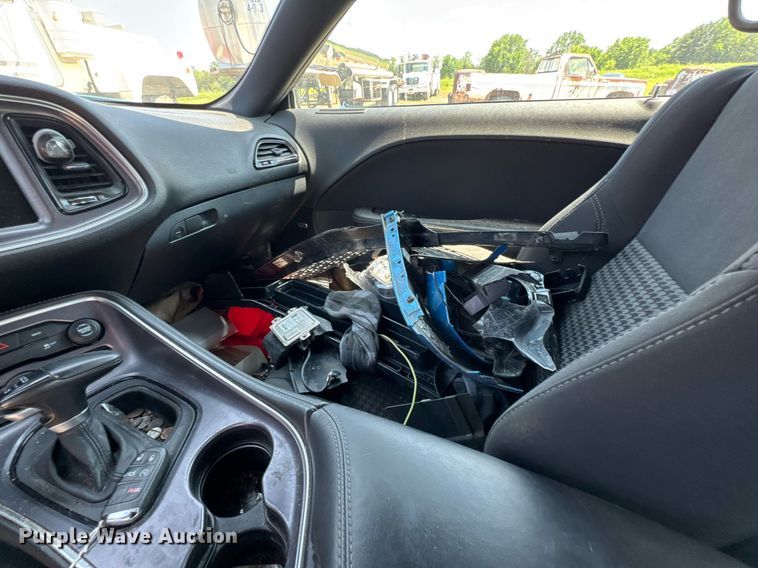 image for item DU9868 2016 Dodge Challenger 