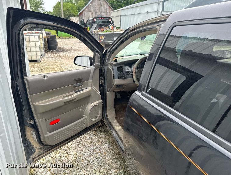 image for item DU9878 2004 Dodge Durango SLT SUV