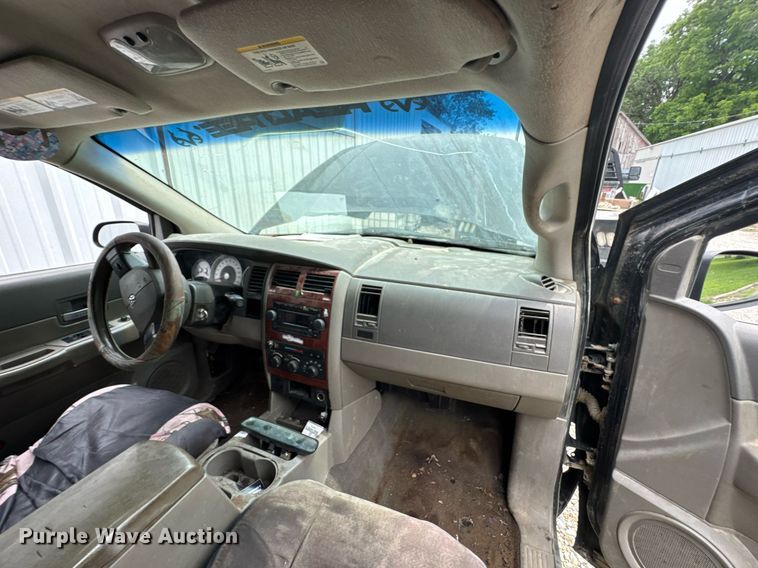 image for item DU9878 2004 Dodge Durango SLT SUV