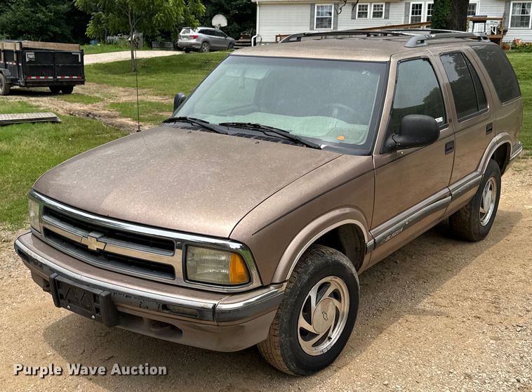 image for item DU9879 1996 Chevrolet Blazer SUV