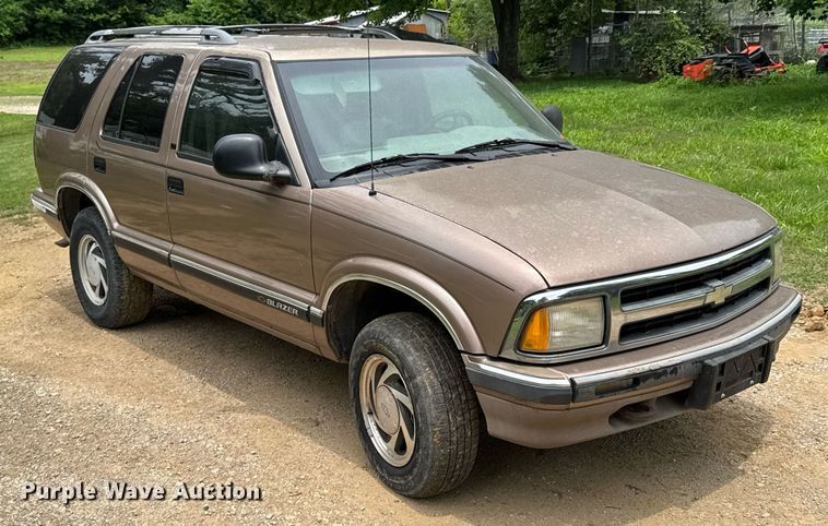 image for item DU9879 1996 Chevrolet Blazer SUV