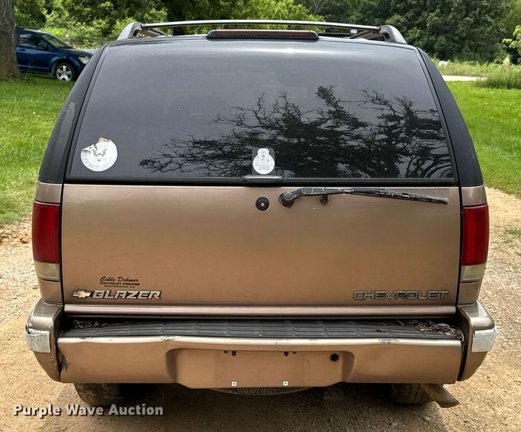 image for item DU9879 1996 Chevrolet Blazer SUV