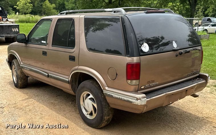 image for item DU9879 1996 Chevrolet Blazer SUV