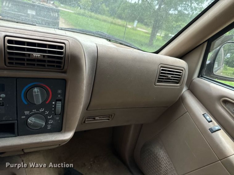 image for item DU9879 1996 Chevrolet Blazer SUV