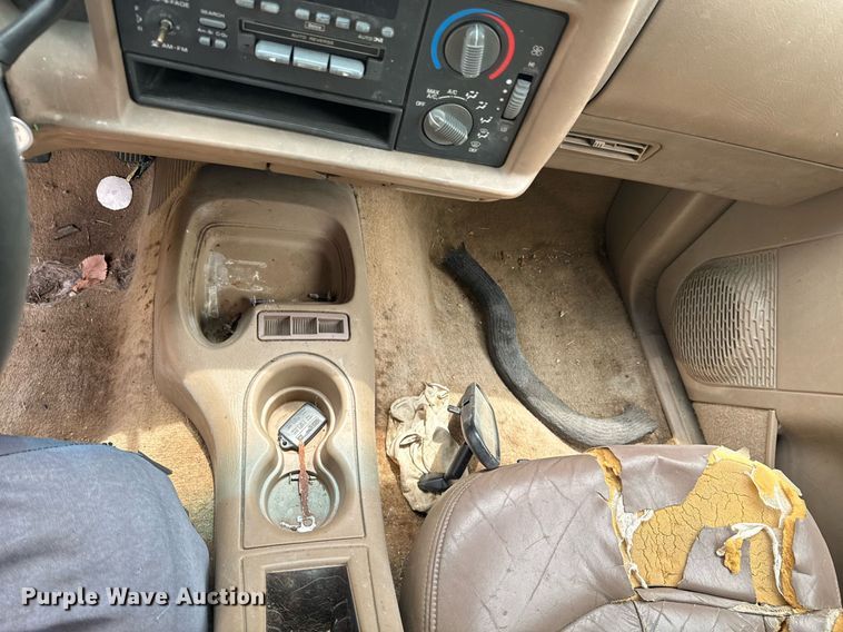 image for item DU9879 1996 Chevrolet Blazer SUV