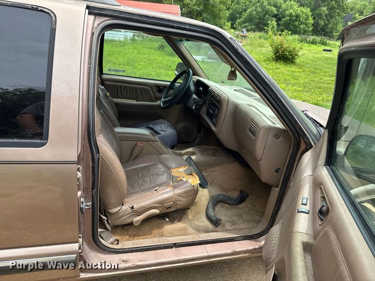 image for item DU9879 1996 Chevrolet Blazer SUV