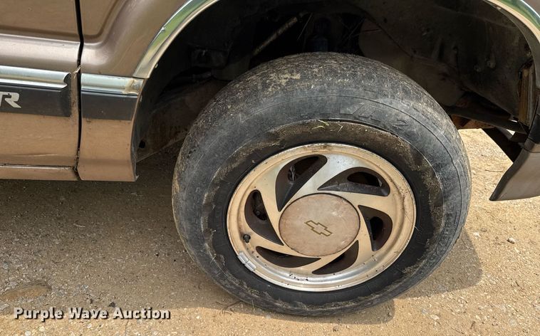 image for item DU9879 1996 Chevrolet Blazer SUV