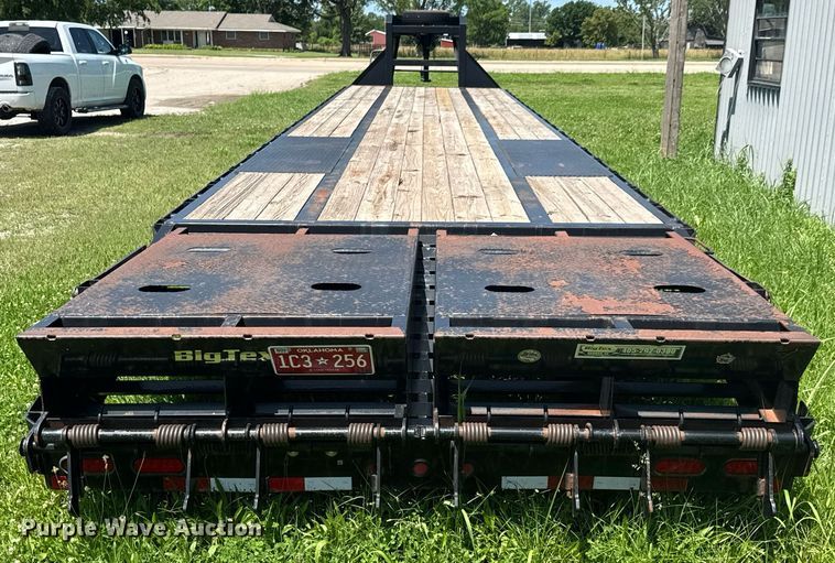 image for item DU9898 2016 Big Tex 25GN-35BK+5MR equipment trailer
