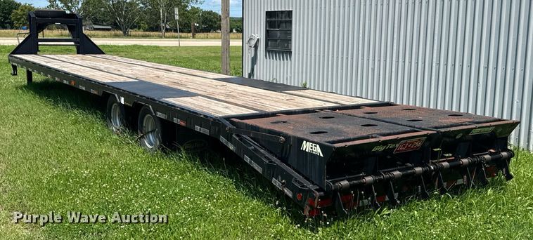 image for item DU9898 2016 Big Tex 25GN-35BK+5MR equipment trailer