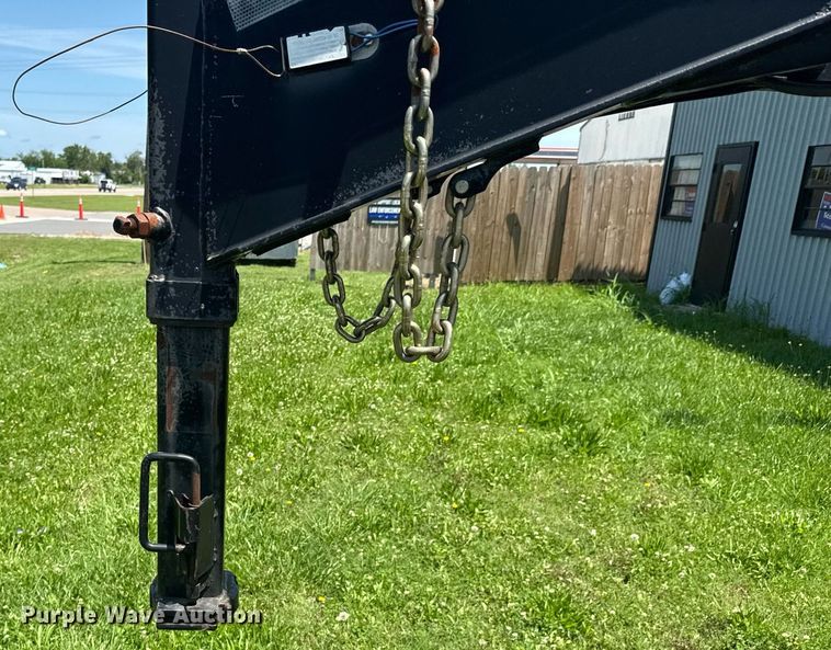 image for item DU9898 2016 Big Tex 25GN-35BK+5MR equipment trailer