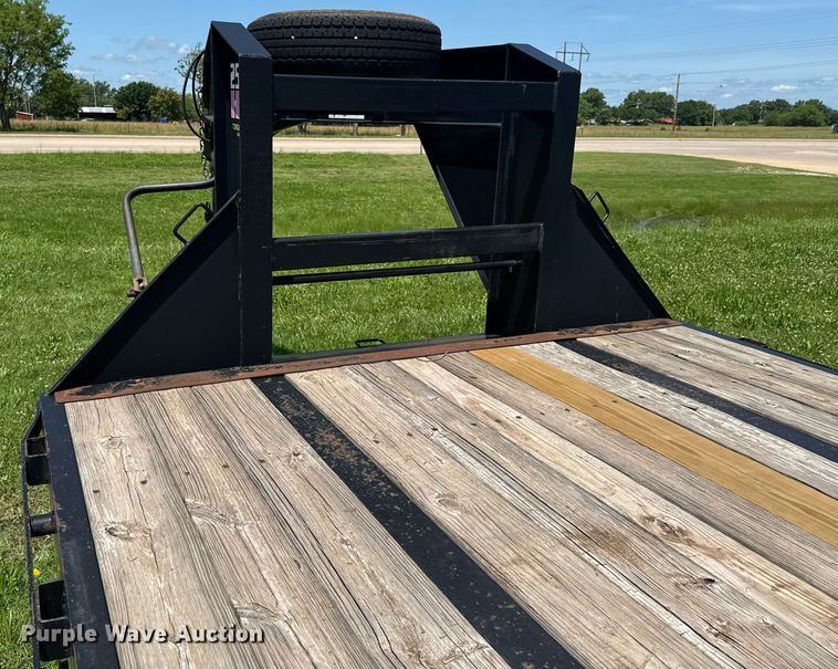 image for item DU9898 2016 Big Tex 25GN-35BK+5MR equipment trailer