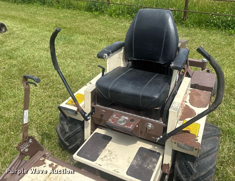 image for item DV4199 Grasshopper 725 ZTR lawn mower