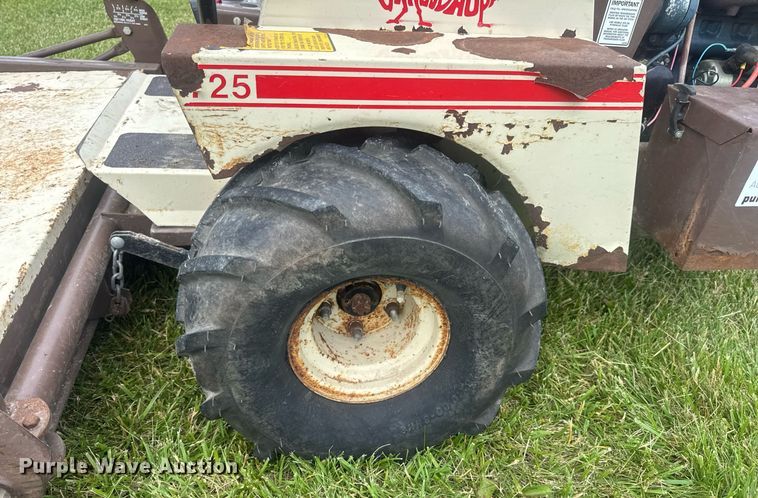 image for item DV4199 Grasshopper 725 ZTR lawn mower