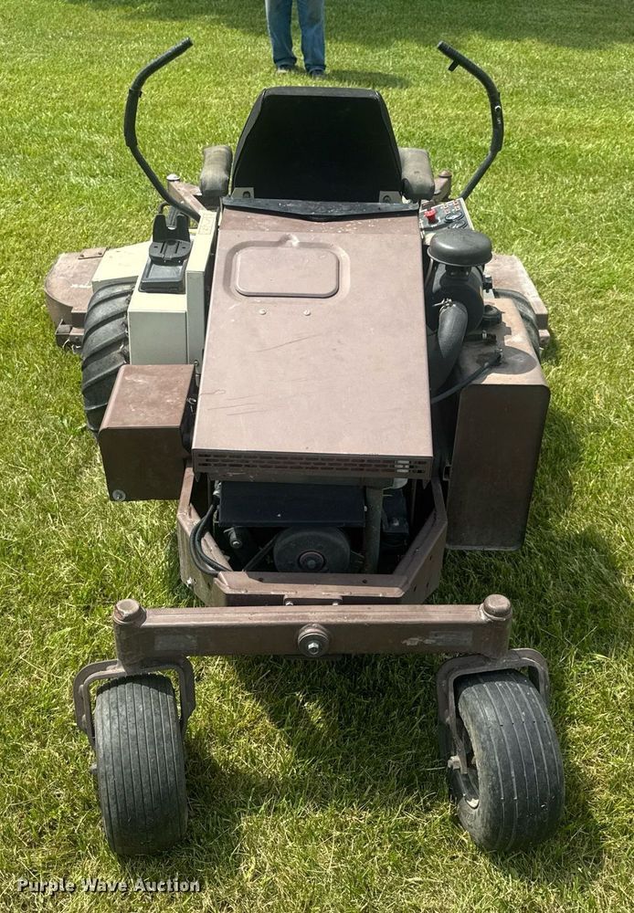 image for item DV4200 Grasshopper 928D ZTR lawn mower