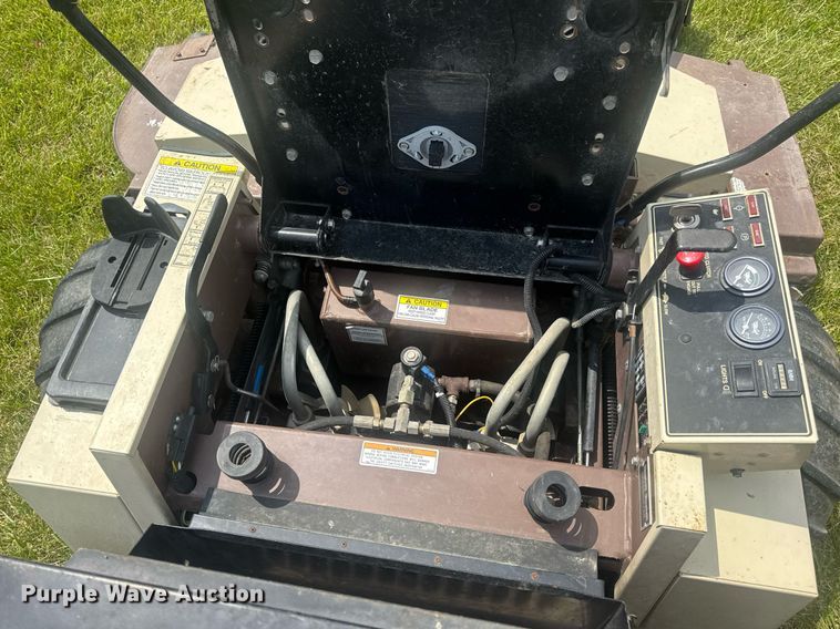 image for item DV4200 Grasshopper 928D ZTR lawn mower