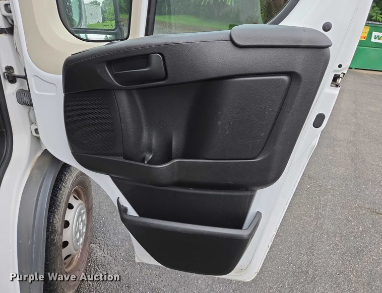 image for item DW7055 2017 Dodge Ram ProMaster 2500 van