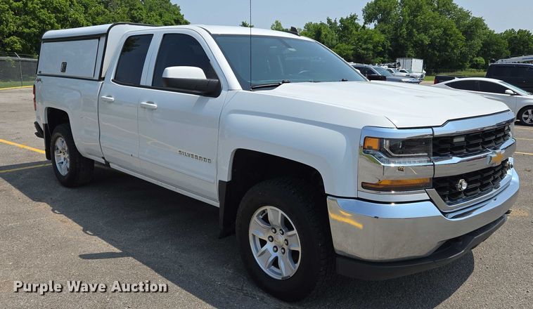 image for item DW7056 2017 Chevrolet Silverado 1500 Double Cab pickup truck