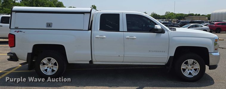 image for item DW7056 2017 Chevrolet Silverado 1500 Double Cab pickup truck